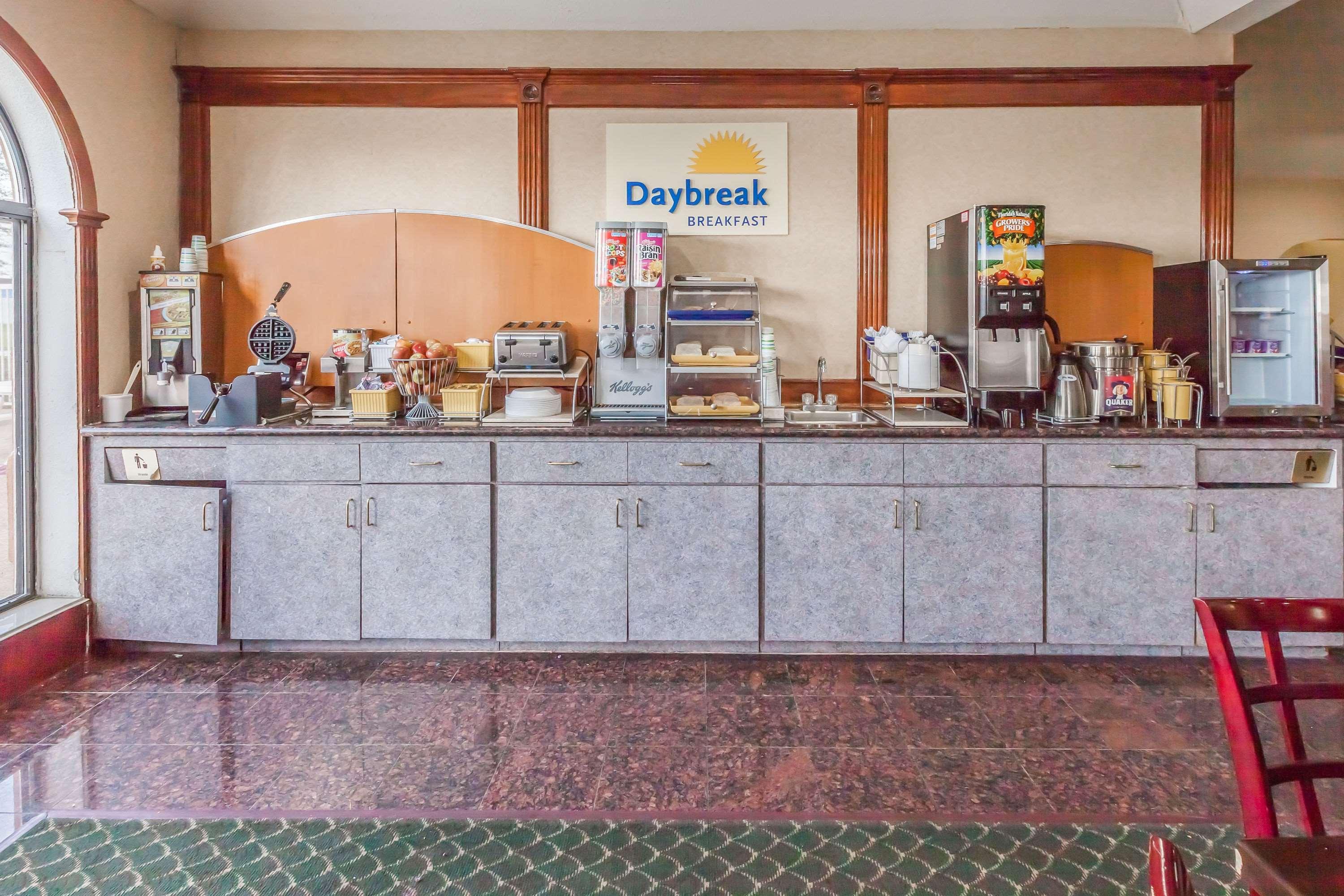 Days Inn & Suites By Wyndham Pasadena Kültér fotó